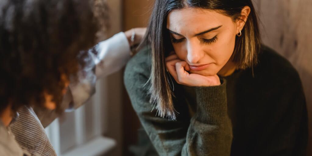 Therapist guiding Individual Counseling with a seated client in Arapahoe County - CO during a calm session